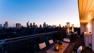 Skyline Terrasse inszeniert